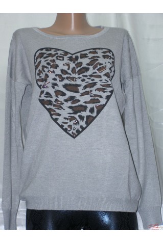 Женская кофта с сердцем